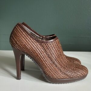 Stuart Weitzman woven leather heeled ankle boots in Chocolate, size 9B